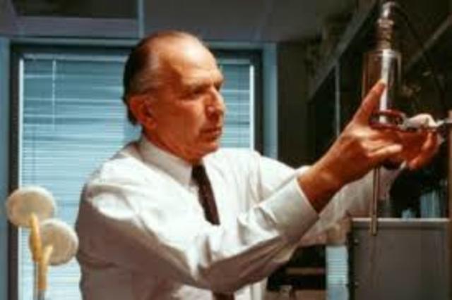 Hurtwitz y Weiss descubren la ARN polimerasa.