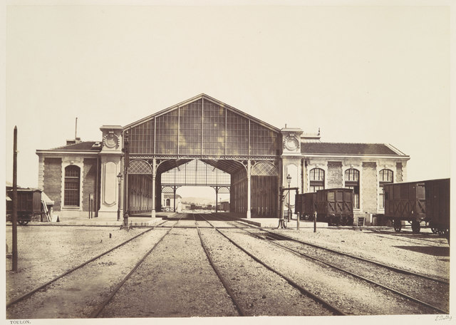 French Appreciation for Architectural Heritage through Photography