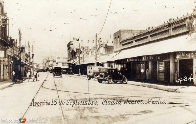 Anuncios que hablaban excesivamente bien de los atractivos de Ciudad Juárez.