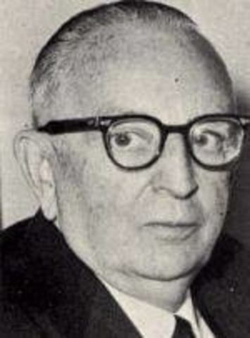 Warren Weaver acuñe el termino Biología Molecular