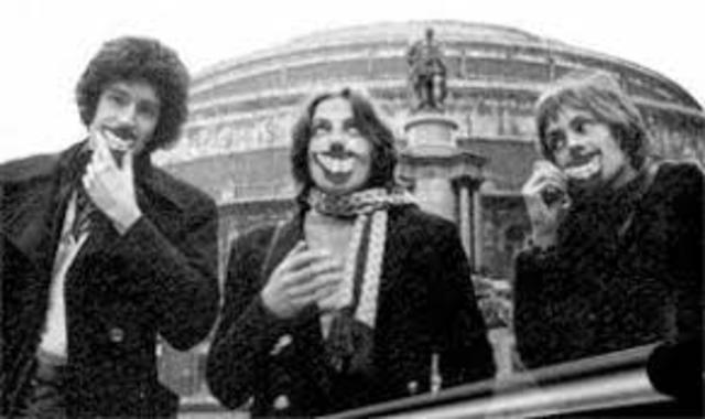 LOS PRIMEROS INDICIOS DE QUEEN