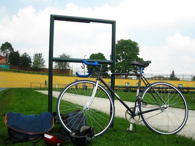 Bicicleta de pista y de montaña.