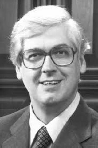 Hamilton Smith: “Sistema controlado de restricción-modificación” del hospedero.