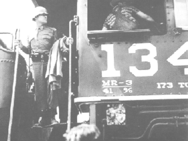 El congreso aprueba la ley Federal Electoral para que la Comisión Federal de Vigilancia Electoral pueda arbitrar el registro de nuevos partidos políticos y emitir constancias.