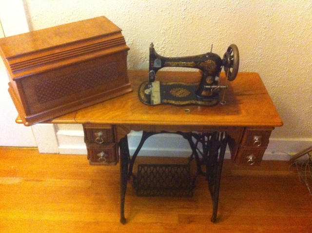 Máquina de coser eléctrica