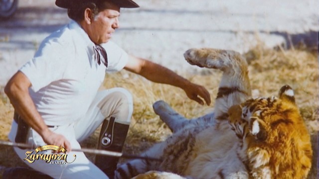 Nace el capitán Carlos Camacho Espíritu
