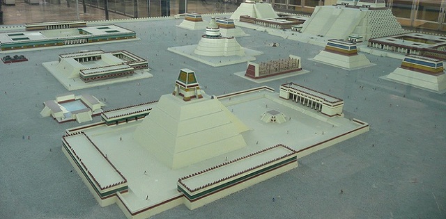 Hernan Cortes inicia su expedicion