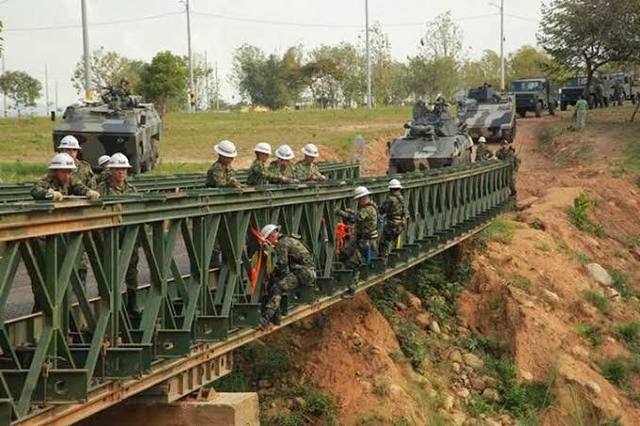 Colbert Formo la Primera Escuela de Ingenieros Militares