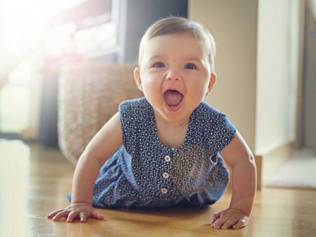 7-9 meses MOTOR GRUESO