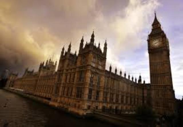The House of Commons Culture, Media and Sports Committee says in a report that it is "inconceivable" that managers at the paper did not know about the practice