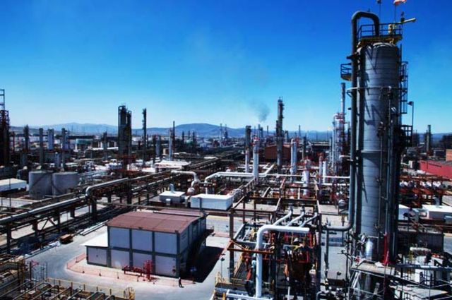 se invierte en estatales de petroquímica.
