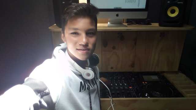 My First Play With DJ Equipment