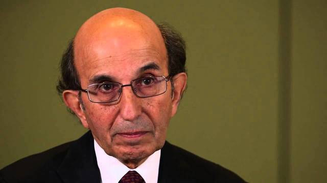 Rupert Murdoch appoints News Corp executive Joel Klein to oversee an investigation into the hacking allegations