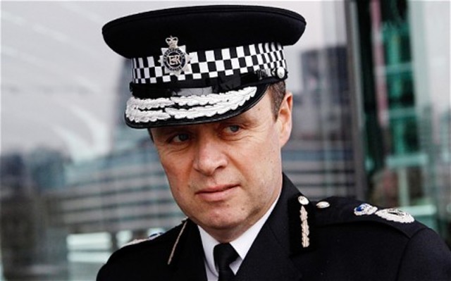 John Yates, Assistant Commissioner at London's Metropolitan Police, who was criticised for deciding in 2009 not to reopen the earlier inquiry, appears before parliament's Home Affairs Committee saying he has no plans to resign.