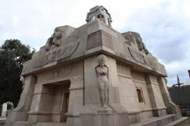 Mausoleo para Familia Castillo