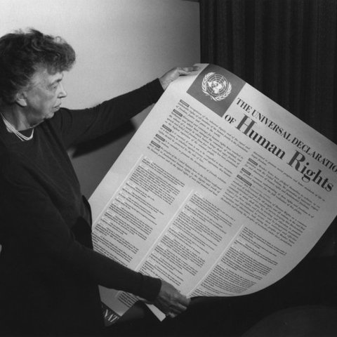 Protección de datos a nivel internacional: Declaración Universal de los Derechos Humanos.