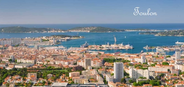 Son père perd son emploi et la famille, sans le sou, déménage à&nbsp;Toulon.