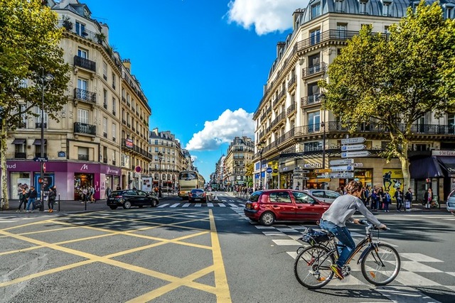 Ses poèmes sont célèbres dans le&nbsp;monde francophone