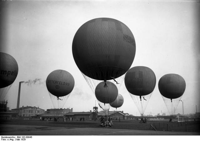 MONTGOLFIER Aerostato. (Trasportes y comunicación)
