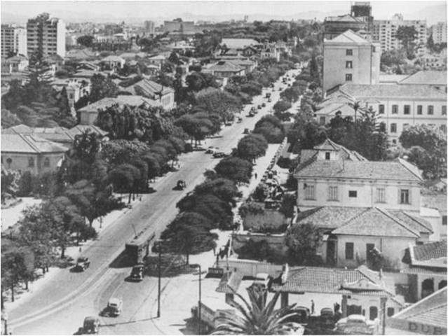 Vista desde a praça Oswaldo Cruz, na direção da Consolação.