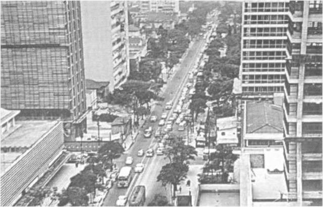 Esquina da avenida Paulista com a rua Augusta.