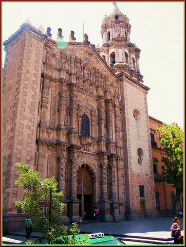 Una de sus iglesia es "Nuestra Señora del Carmen"