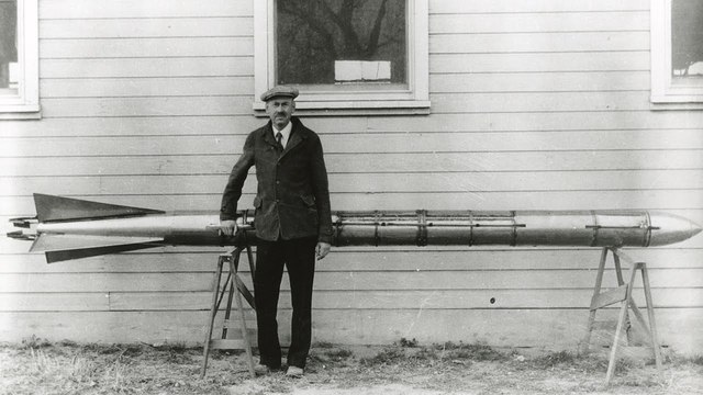 Robert Goddard Cohetes impulsados por combustible líquido.