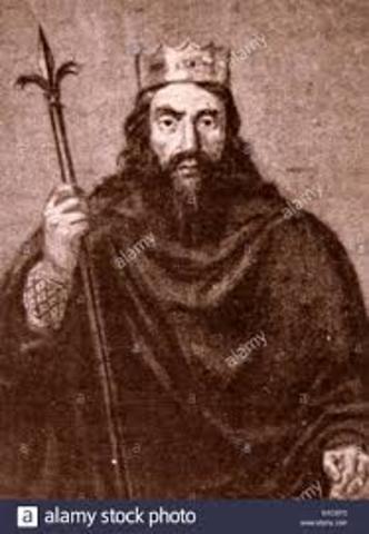 Los francos trasladan la sede de su corte de Tournai a París, bajo el gobierno de Clodoveo.