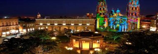 Es una importante Ciudad industrial y estratégico centro comercial