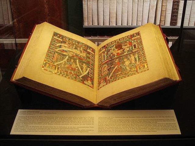 SIGLO XVI  SE ESCRIBIO EL LIBRO "Libellus de Medicinalibus Indorum Herbis"