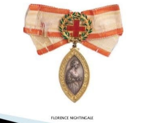 Florence Nightingale recibe la orden de mérito de Reino Unido