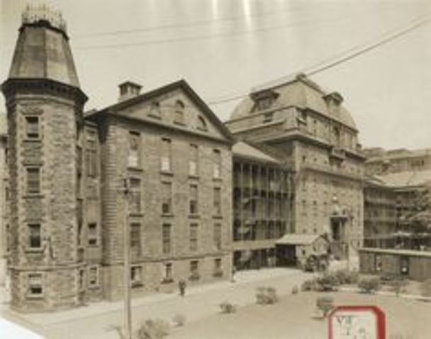Primera escuela de enfermería en Nueva York.