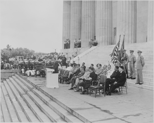 NAACP is established (Progressive)