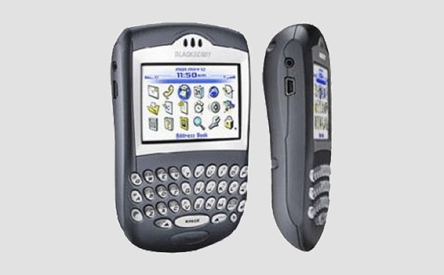 BLACK BERRY 7250