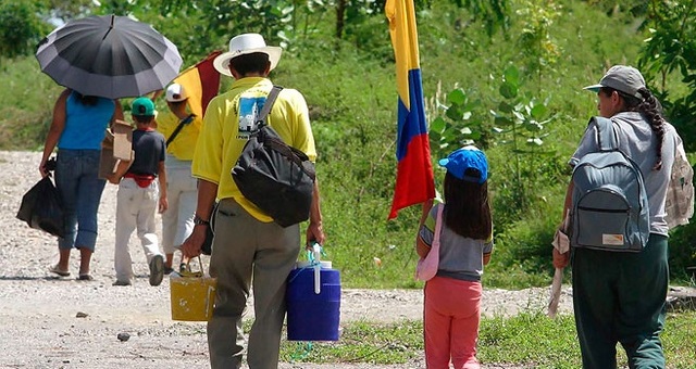 COLOMBIA: Creación del Plan Nacional para la Atención Integral a la Población Desplazada por la Violencia