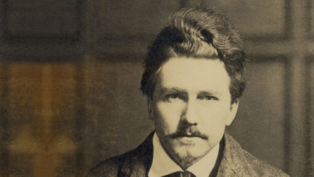 Ezra Pound forms Imagist group