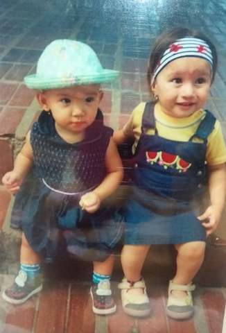 Mi primera foto con mi otra prima