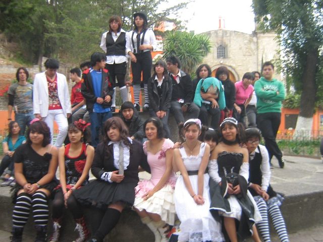 Me integré a otro grupo de otakus