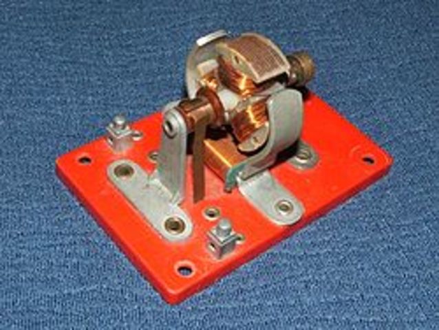 Nacimiento máquinas eléctricas