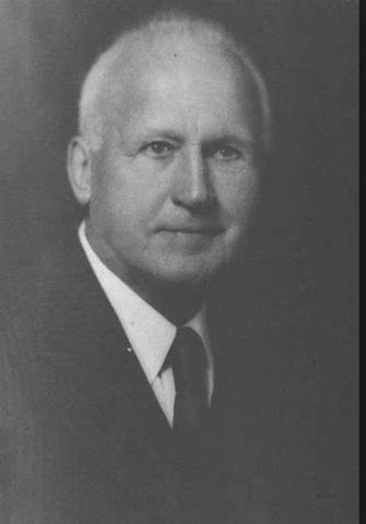 Benedict Lust fue quien utilizó por vez primera el término Naturopatía