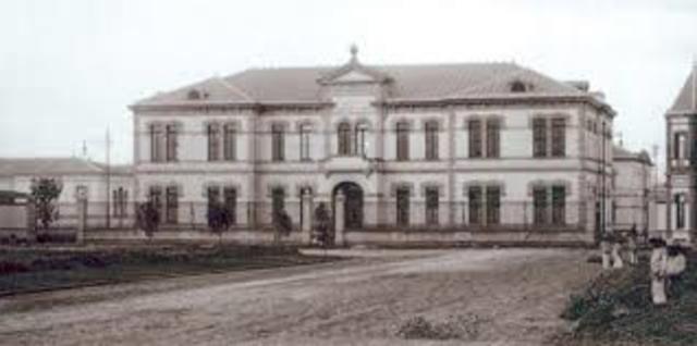 Nace el Hospital General de México.