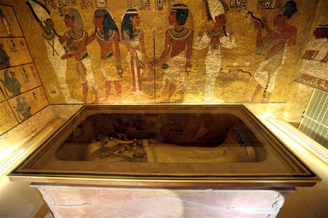 King Tutankhamun's Tomb is opened by Howard Carter.