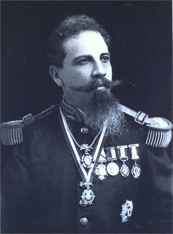 Ley de Accidentes / Bernardo Reyes