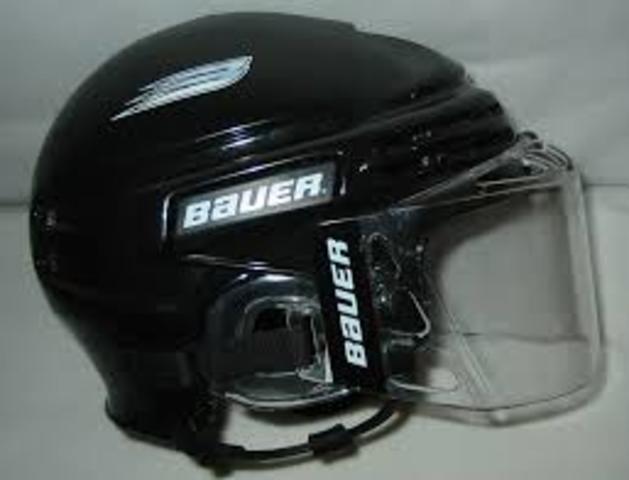 The first helmet with a visor