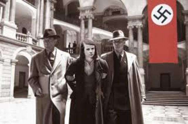Hans und Sophie Scholl verhaftet