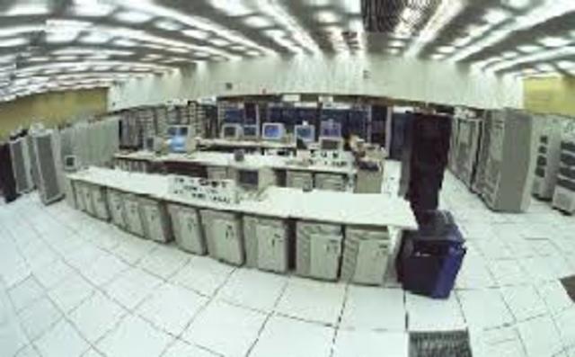 Los centros de cómputo se descentralizaban.
