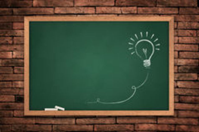 Inventan el primer pizarrón tradicional