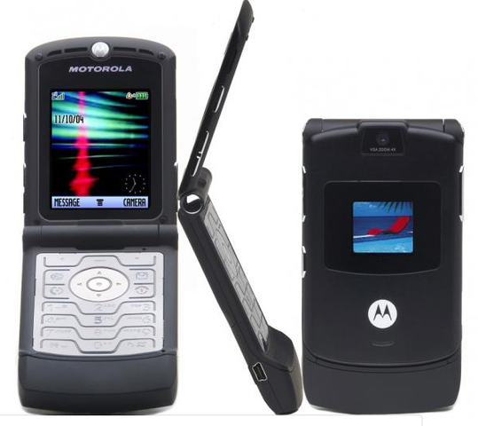 2004 – Motorola Razr V3