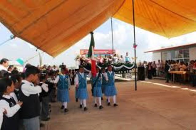 EN TRE ALA ESCUELA PRIMARIA