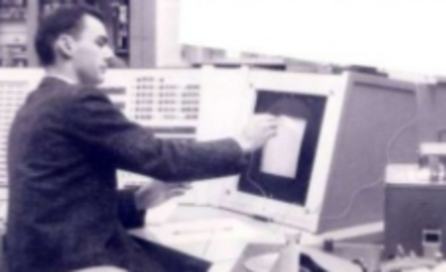 la primera red creada  llamada